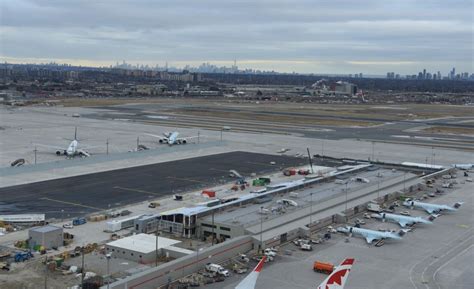 토론토 피어슨 국제 공항|Toronto Pearson International Airport .